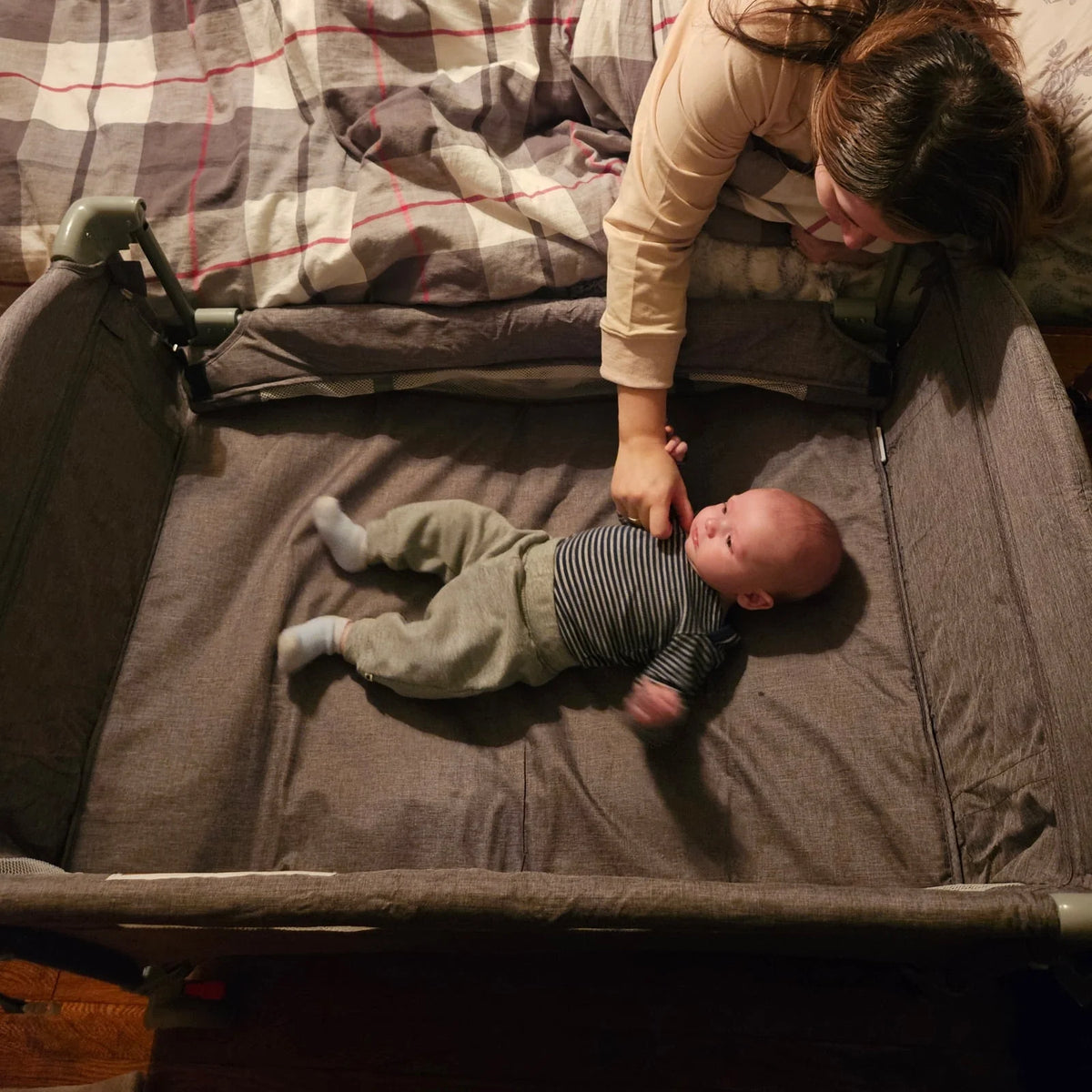 5 in 1 Portable Playard and Bassinet E5029