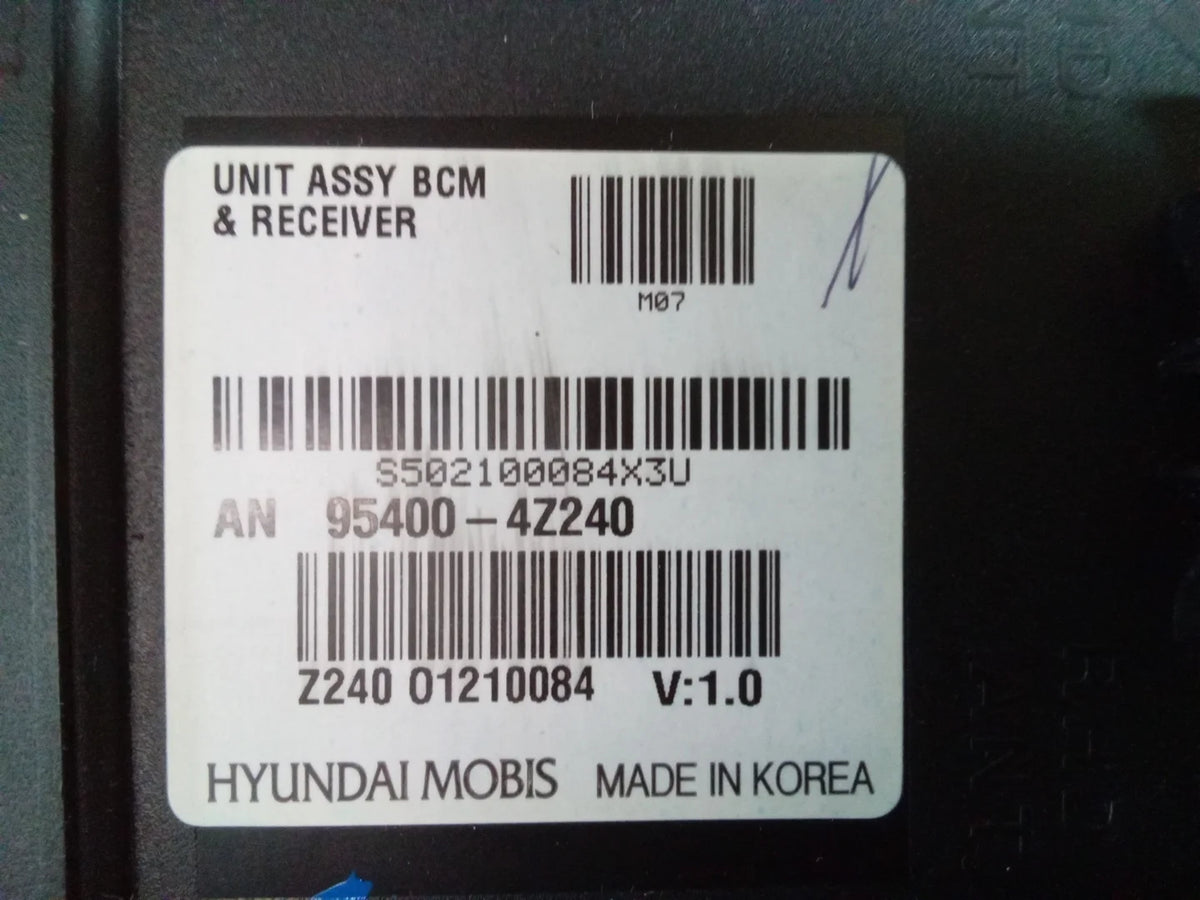 Pre-Owned Hyundai Santa Fe BCM Body Control and Receiver C4376