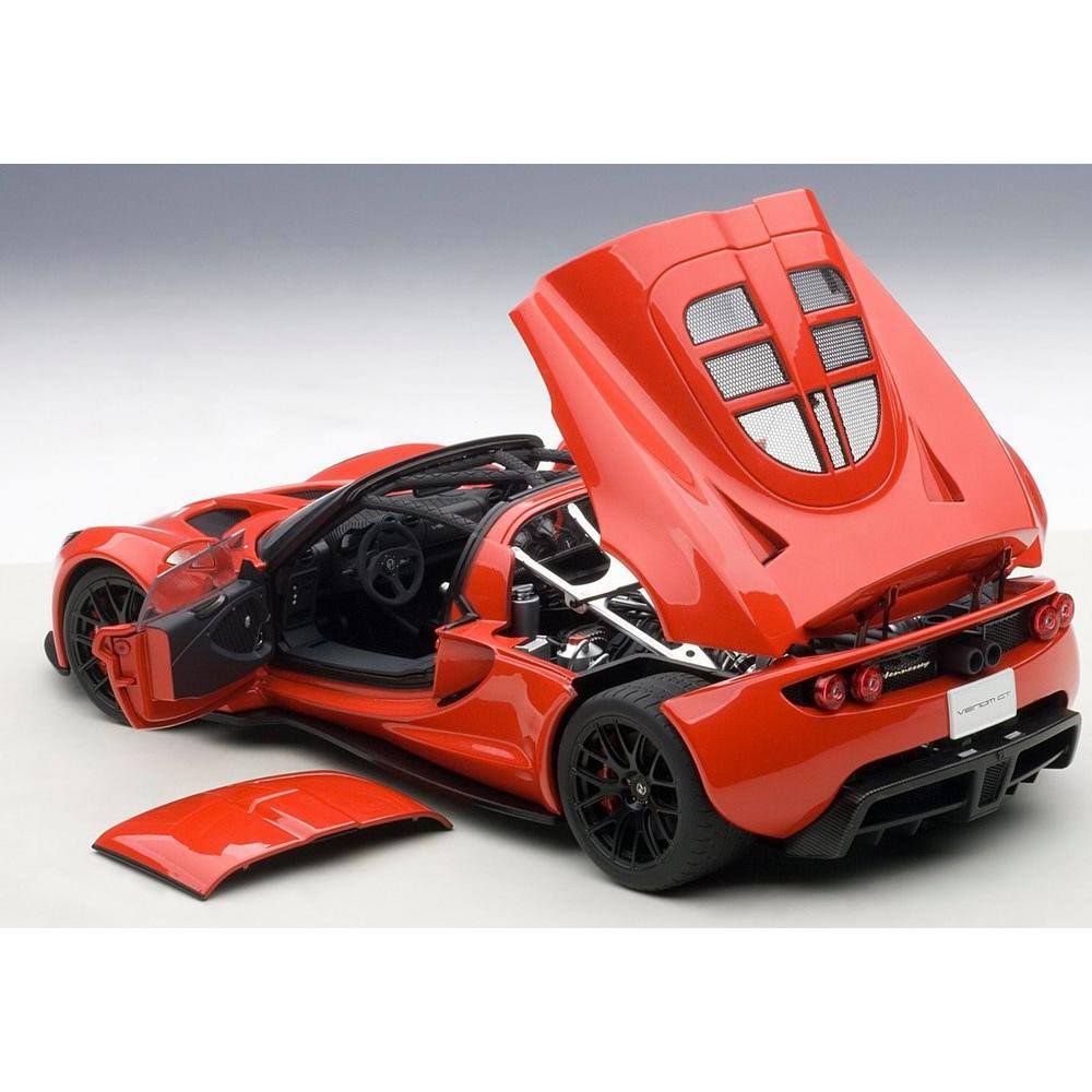 Red 1/18 Diecast Model Car Q519553