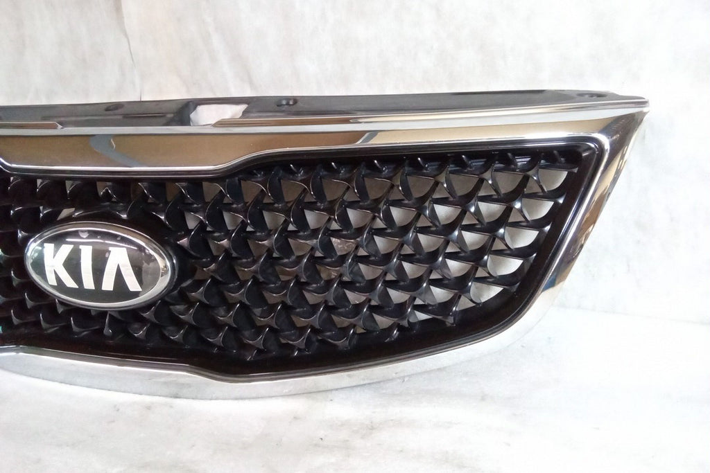 Pre-Owned 2015 Kia Sportage Upper Black Grill with Chrome Surround X373