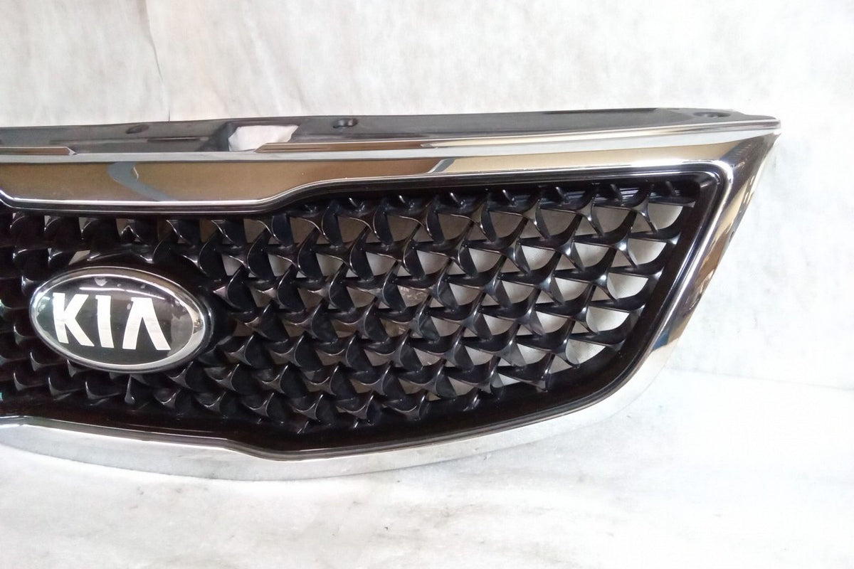 Pre-Owned 2015 Kia Sportage Upper Black Grill with Chrome Surround X373