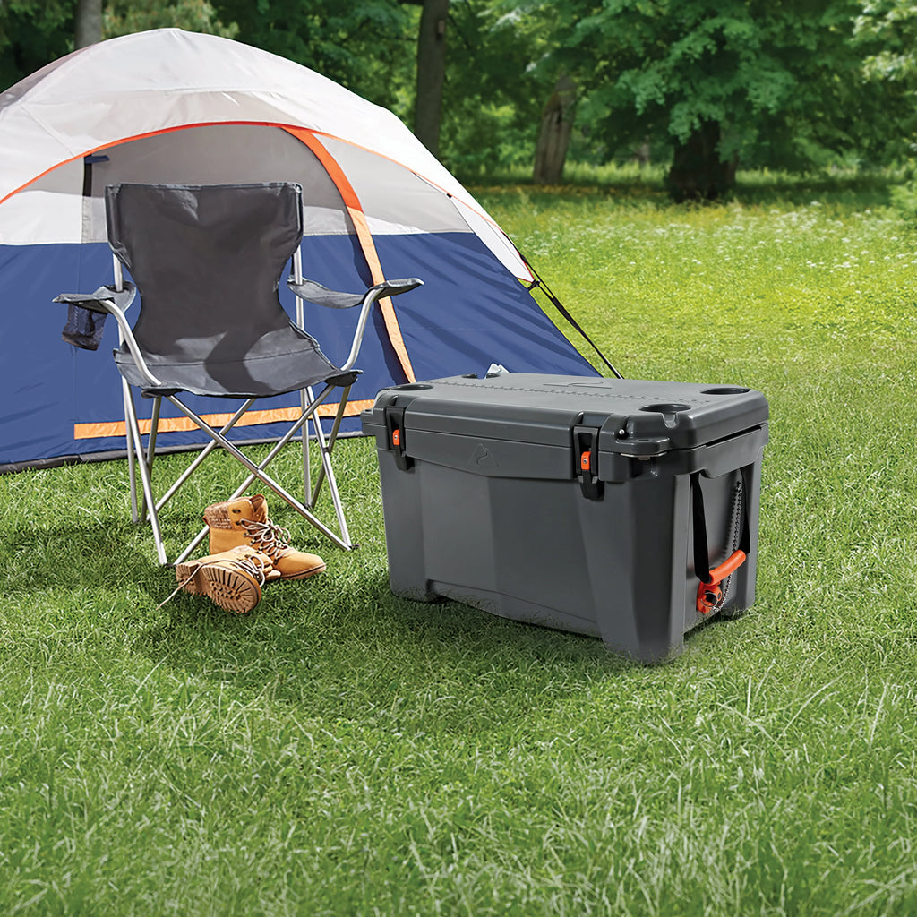 52 Quart Hard Sided Chest Cooler R810