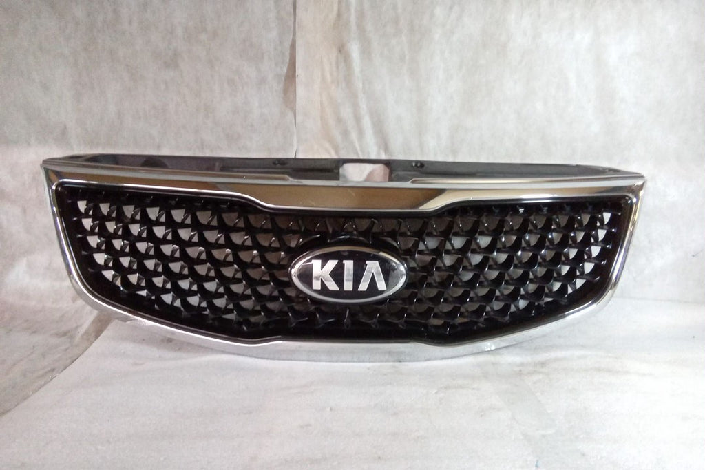 Pre-Owned 2015 Kia Sportage Upper Black Grill with Chrome Surround X373