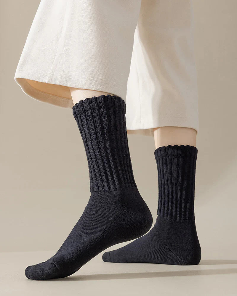 Women’s Slouchy Crew Socks U492