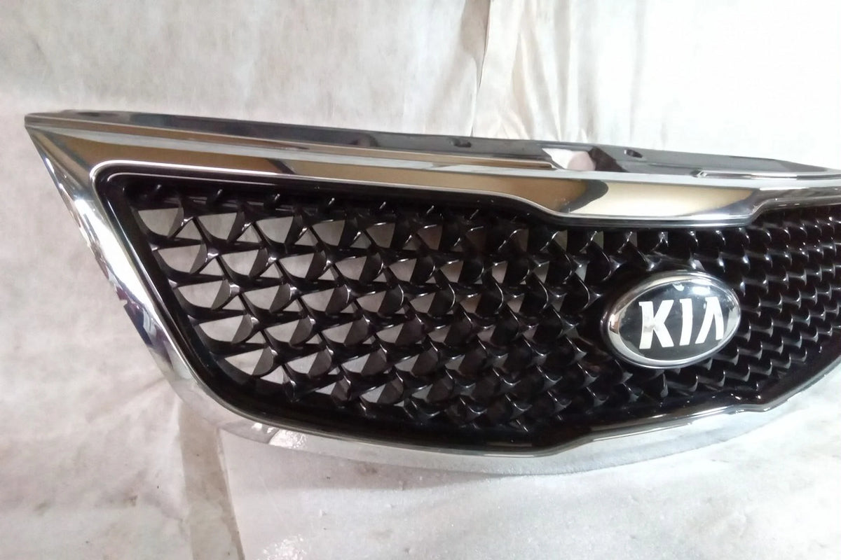 Pre-Owned 2015 Kia Sportage Upper Black Grill with Chrome Surround X373