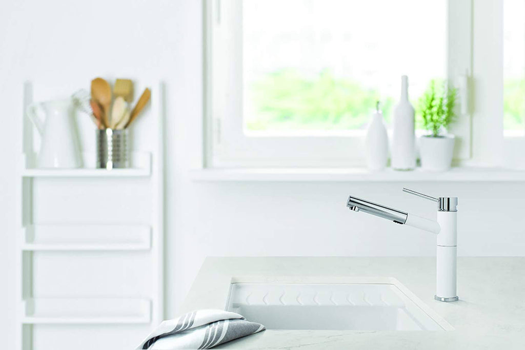 White Pull Out Spray Kitchen Faucet I23260