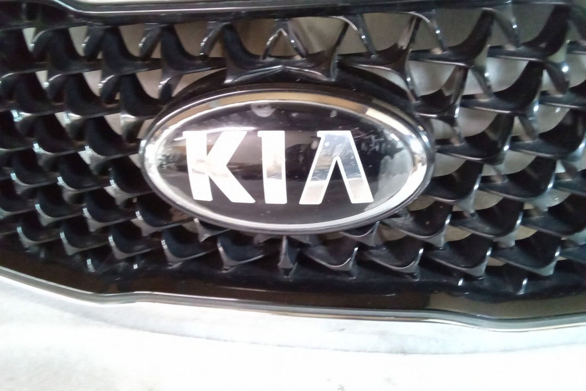 Pre-Owned 2015 Kia Sportage Upper Black Grill with Chrome Surround X373