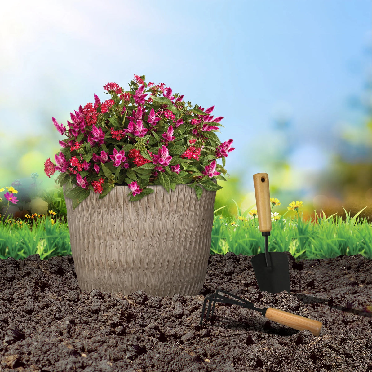 Black Resin Planter H53317