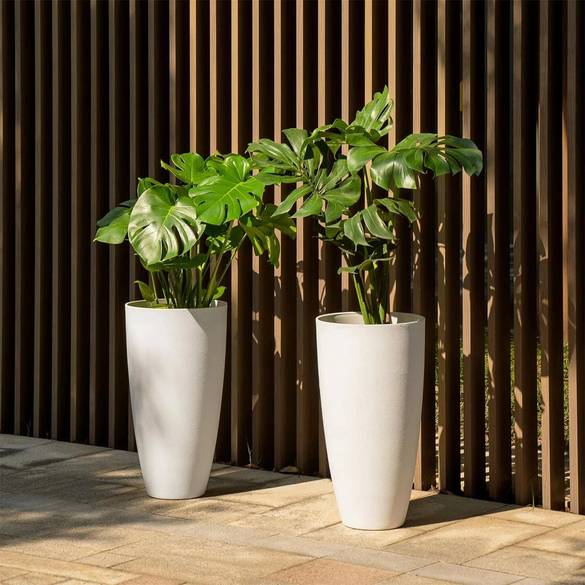 21" Round Tall White Resin Planter D51900