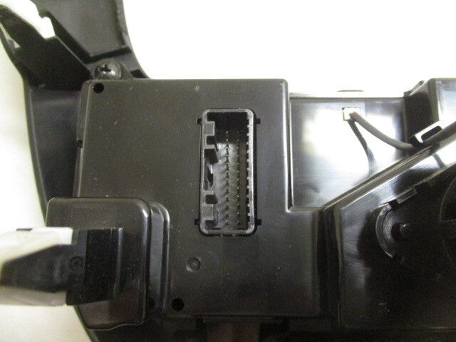 Pre-Owned Kia Soul Automatic Climate AC Heater Temperature Control OEM L784