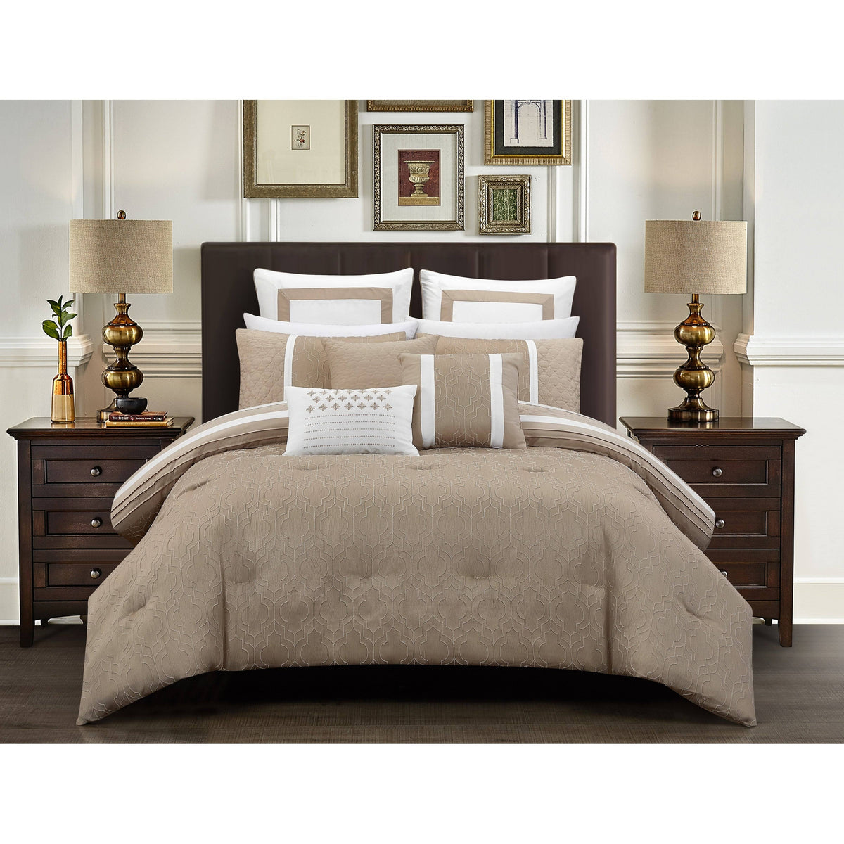 King Jacquard Geometric Pattern 8 Piece Bedding Set L238